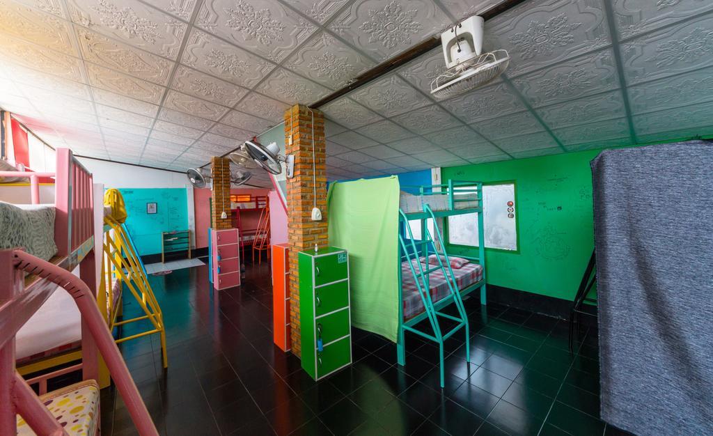 Funky Box Hostel Чіанґ-Кгонґ Екстер'єр фото